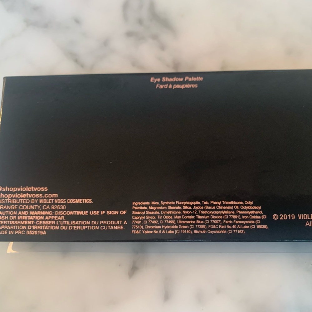 Violet Voss Essentials  Palette - Picture 2 of 3